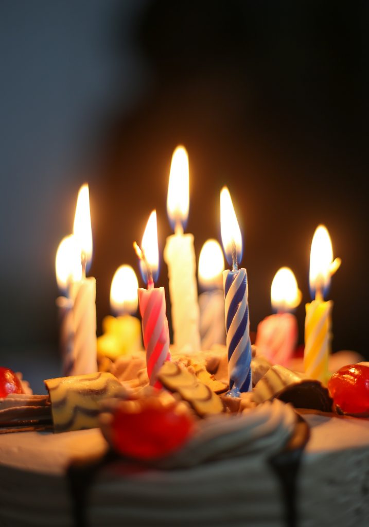 Grand choix de costumes pour une soirée d’anniversaire déguisée
